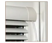 Frihängande persienn med designlist