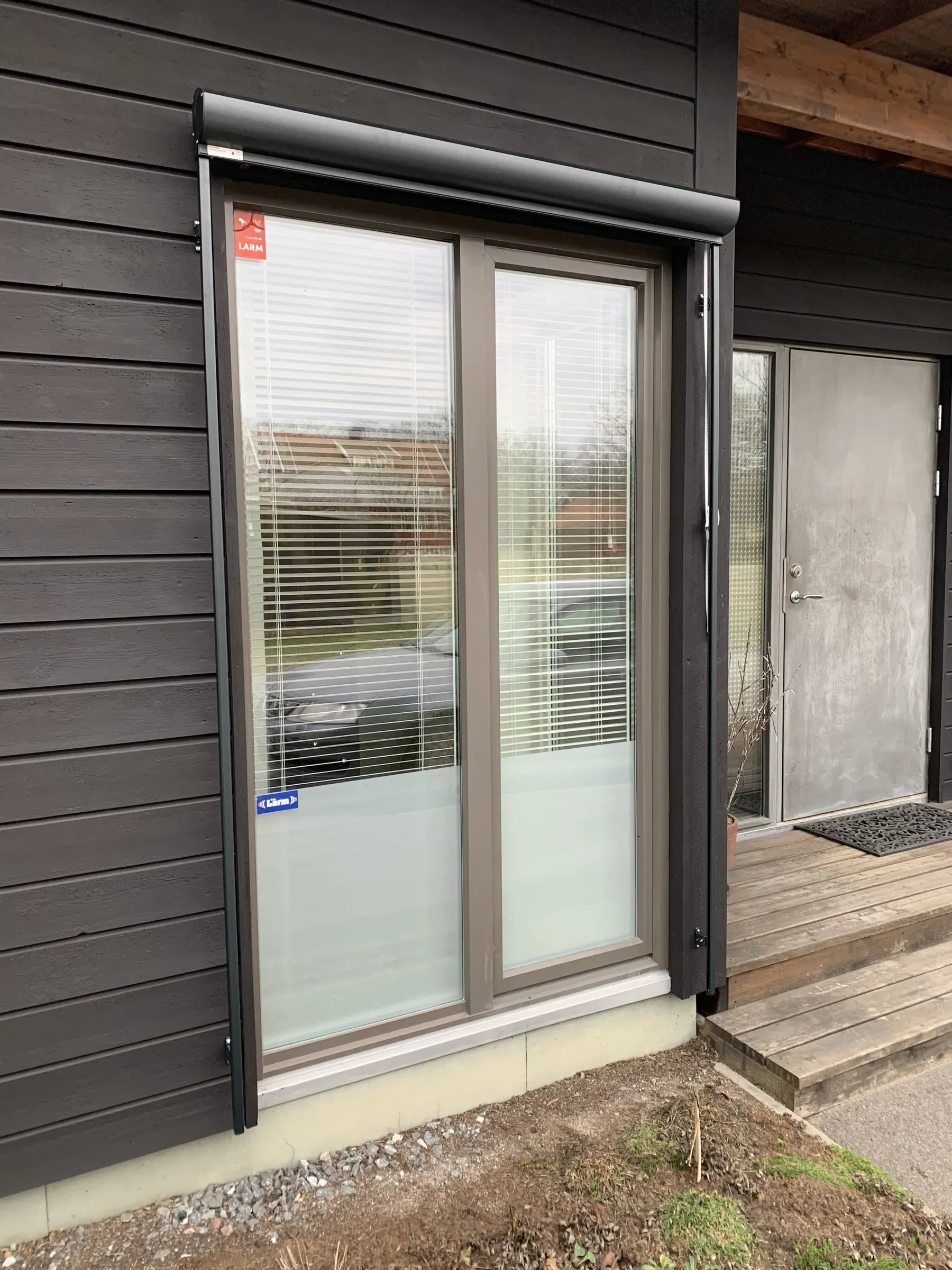 Screenmarkis StyRa S430 svartlackerad